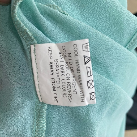 Tobi Green Sleeveless Deep V-Neck Blouse Size S - Picture 8 of 8